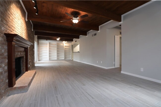 Building Photo - 5370 Brownway St