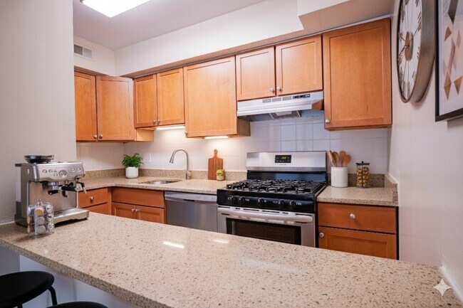 Woodmere 2 Bed Kitchen - Woodmere Apartments