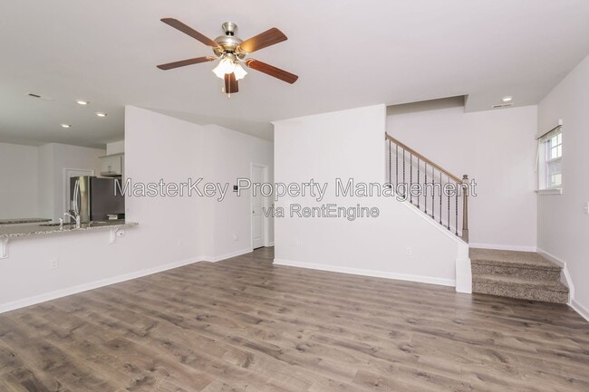 Building Photo - 633 Birchhead Dr