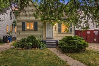 Building Photo - 8845 Canyon St