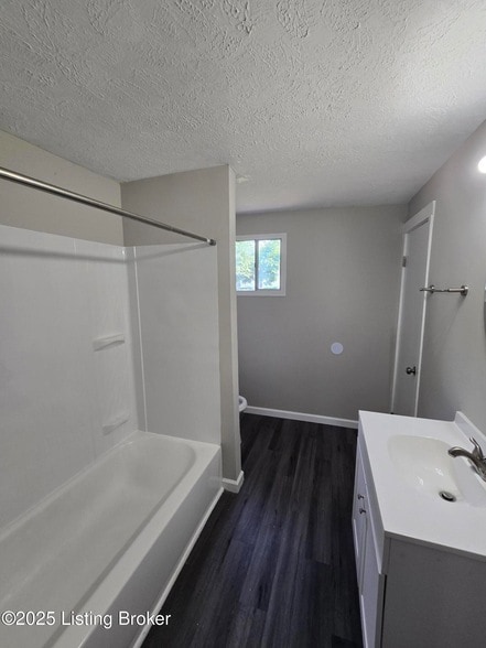 Building Photo - 1542 Garland Ave