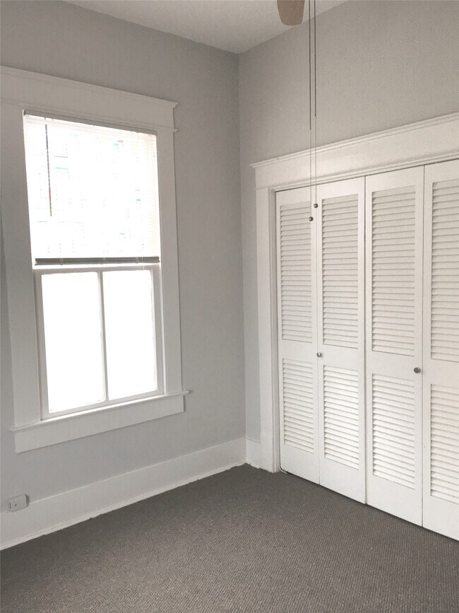 Building Photo - 801 8th St