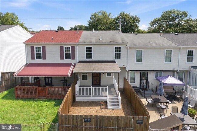 Building Photo - 3426 Round Rd