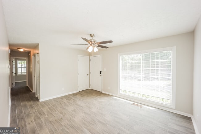 Building Photo - 862 Kennesaw Dr