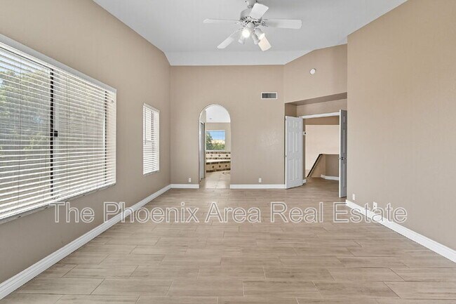 Building Photo - 15007 S 40th St