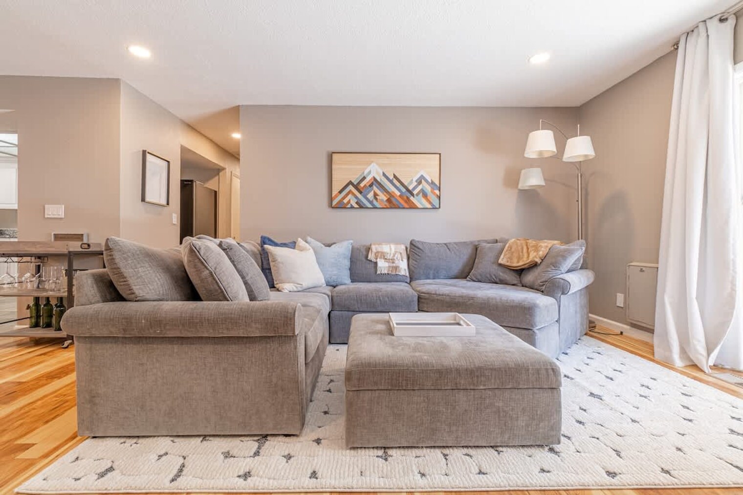 Building Photo - 2850 Columbus Way