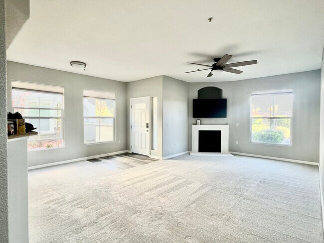 Entryway and living room - 5578 Tares Cir