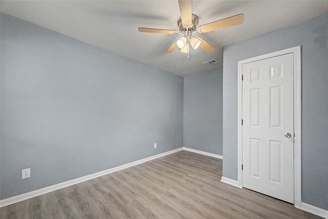 Building Photo - 6343 Maple Hill Dr