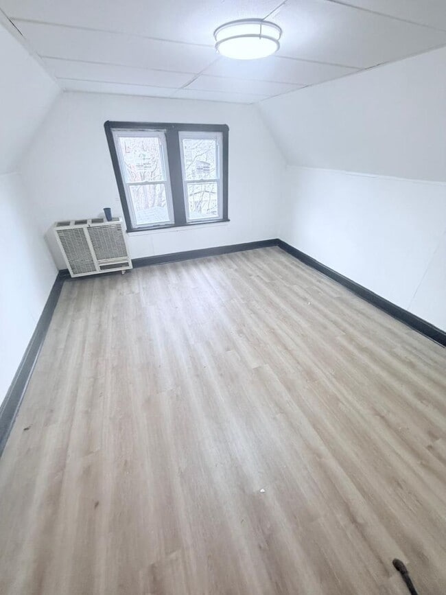 Building Photo - 2791 E 127th St