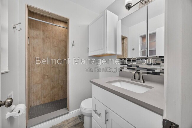Building Photo - 7606 Waunatta Ct