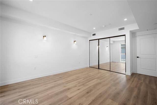 Building Photo - 10657 Moorpark St