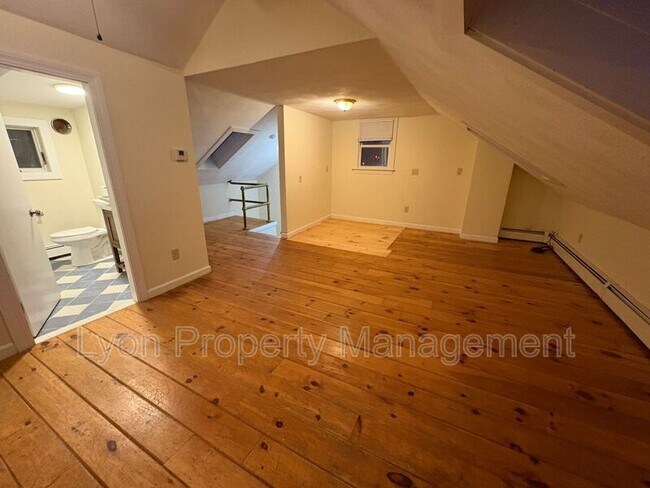 Building Photo - 2 Proctor Pl