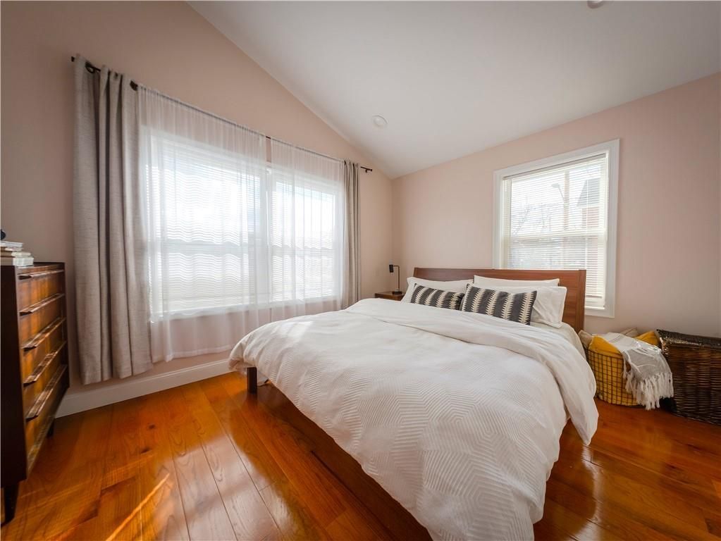 Building Photo - 74 Pitman St