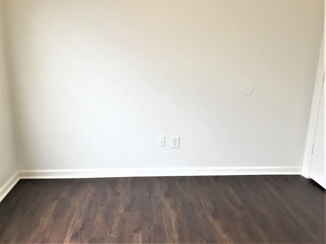 Building Photo - 1006 Bengel Dr