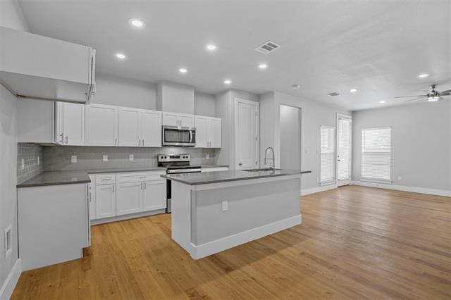 Building Photo - 5016 Villas Dr