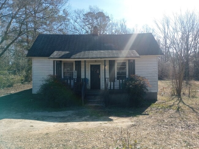 Primary Photo - 4 Bedroom 2 Bathroom