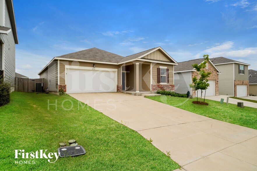 Building Photo - 4934 Hallies Gdn