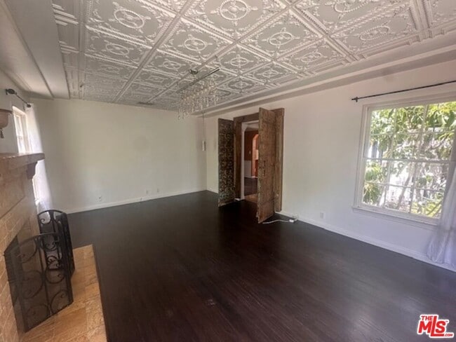 Building Photo - 4715 Camellia Ave