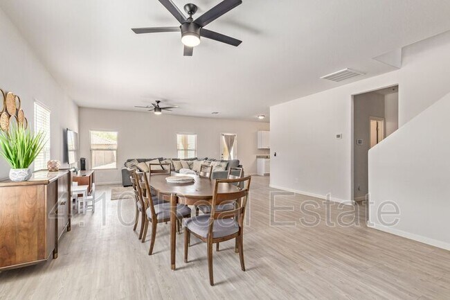 Building Photo - 45174 W Sandhill Rd