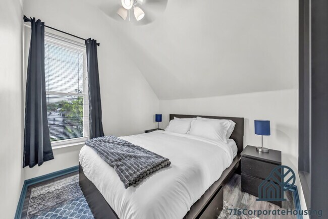 Building Photo - Furnished 2-Bedroom, 2-Bath Apartment near the Medical Campus