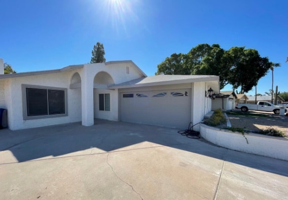 Building Photo - 639 W Grove Cir