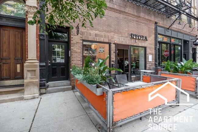 Building Photo - 1131 W Madison St