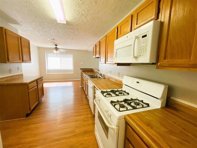 Building Photo - 19939 Edensborough Dr