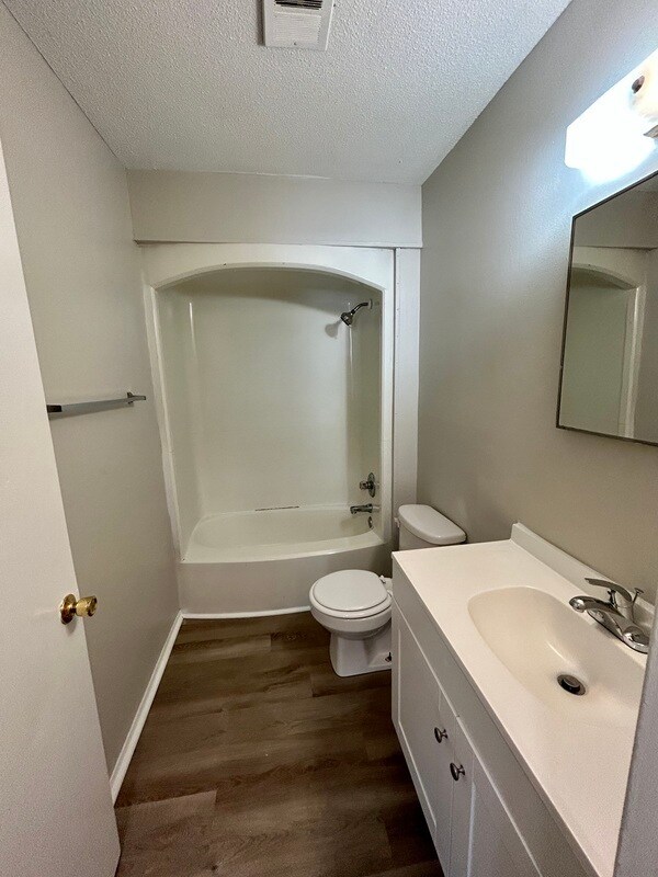 Building Photo - 1464 Sherwood Dr