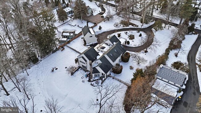 Building Photo - 244 Mathers Rd