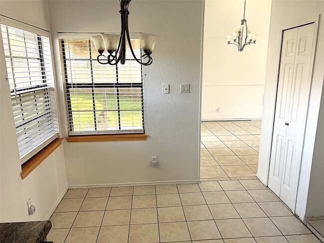 Building Photo - 19906 Rising Star Dr