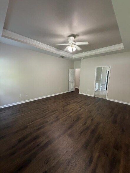 Master Bedroom - 101 Palisades Way