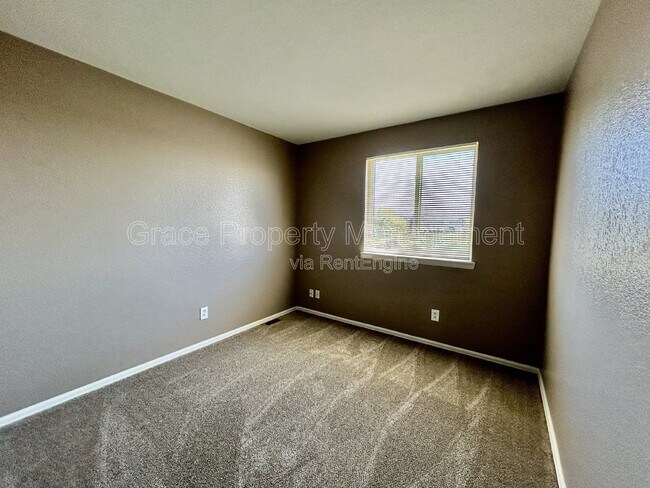 Building Photo - 10962 E 96th Pl