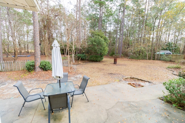 Building Photo - 104 Green Tree Ct