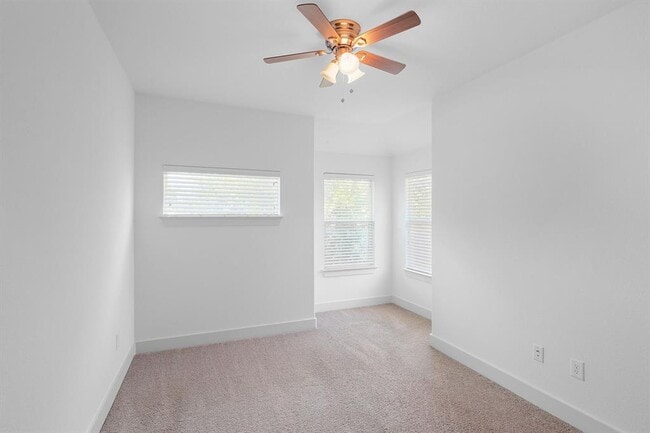 Building Photo - 7208 Bertram Ct