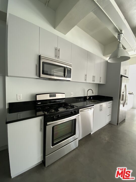 Building Photo - 849 S Broadway
