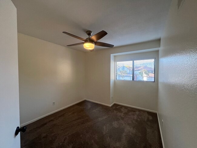 Building Photo - 827 El Paso Ct