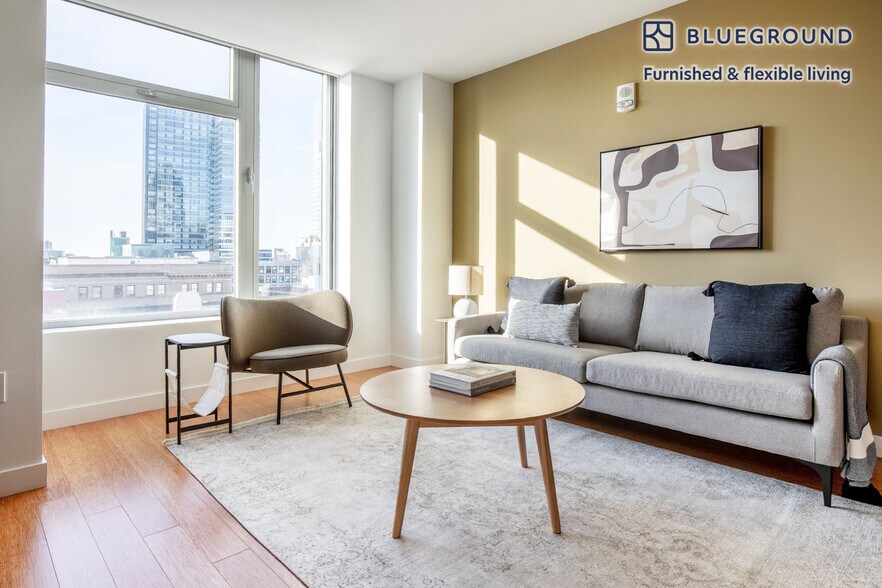 Primary Photo - 120 Kingston St