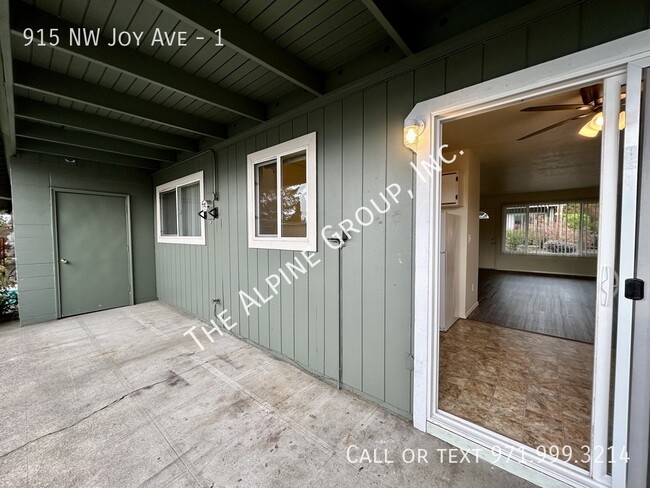 Building Photo - Single Level, 2 Bedroom by Cornell/NW Murr...