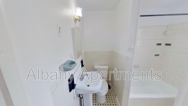 Building Photo - 469 Delaware Ave