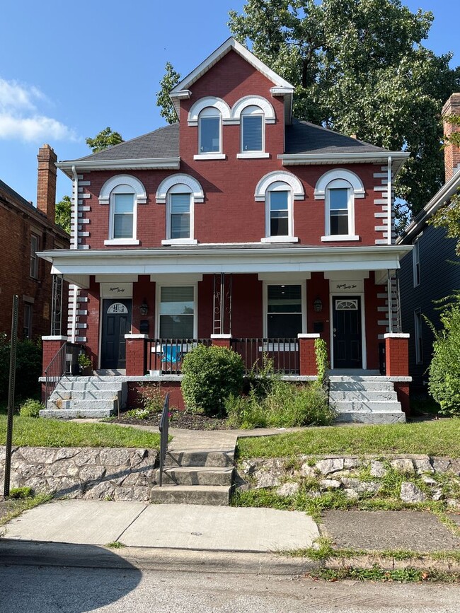 Primary Photo - 1540-1542 Clifton Ave