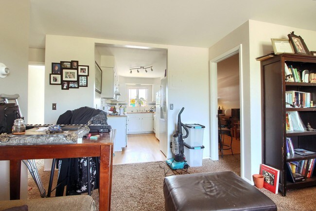 Interior Photo - 2210 S Dexter St
