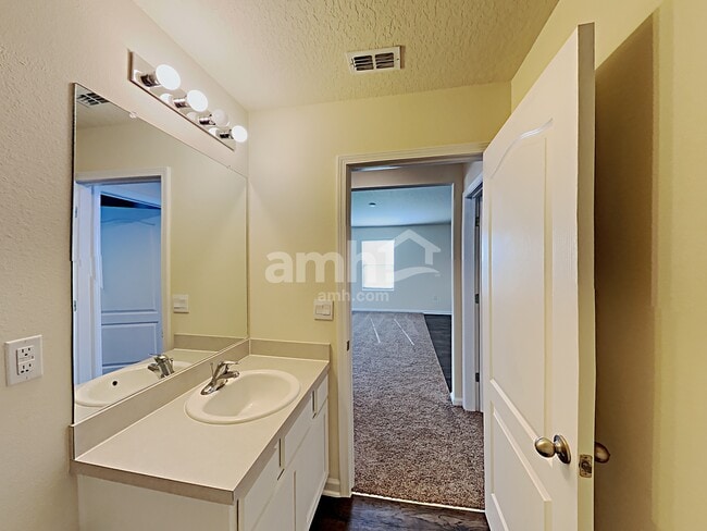 Building Photo - 282 Caminha Rd