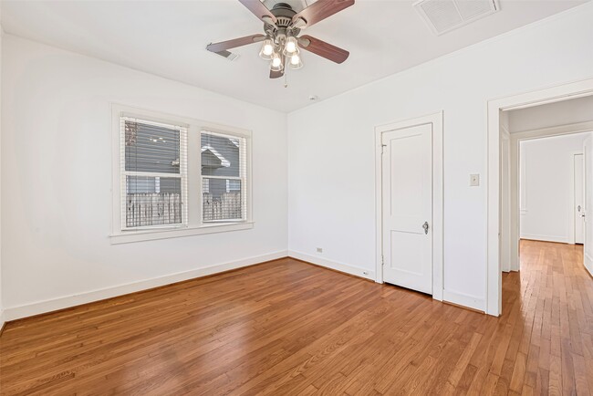 Building Photo - 128 E 23rd St