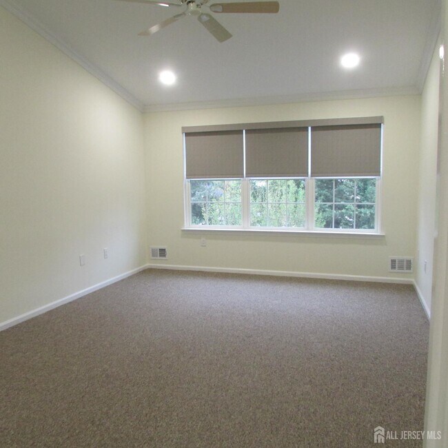 Building Photo - 29 Tall Oaks Ct