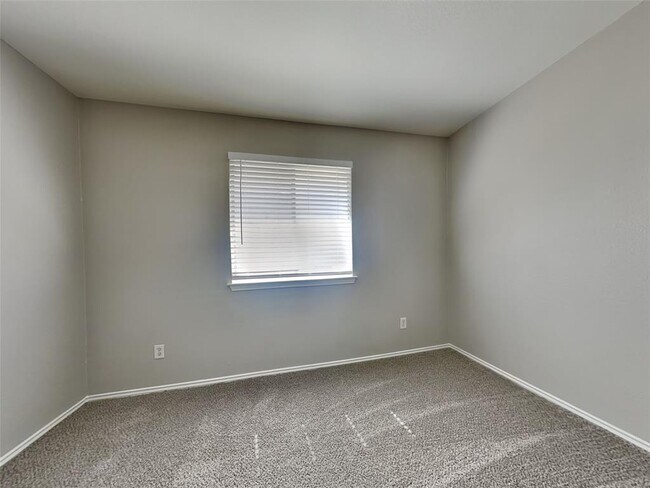Building Photo - 310 Masonwood Dr