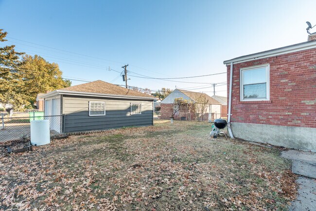 Building Photo - 6061 Potomac St