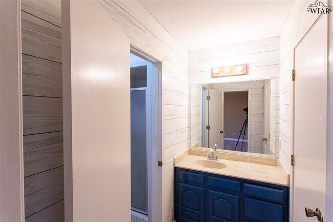 Building Photo - 4614 Spring Shadow Dr