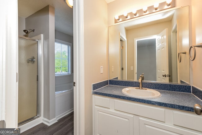Building Photo - 3667 Sapphire Ct