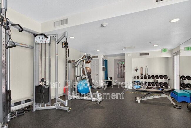 Building Photo - 1240 India St