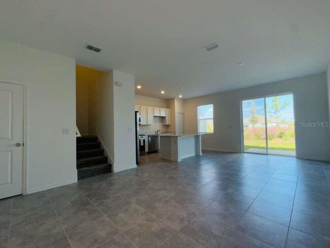 Building Photo - 2473 Skyline Lp